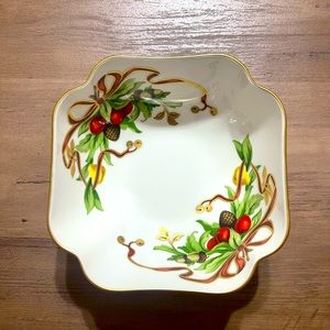 Tiffany & Co Japan Holiday nut/candy dish